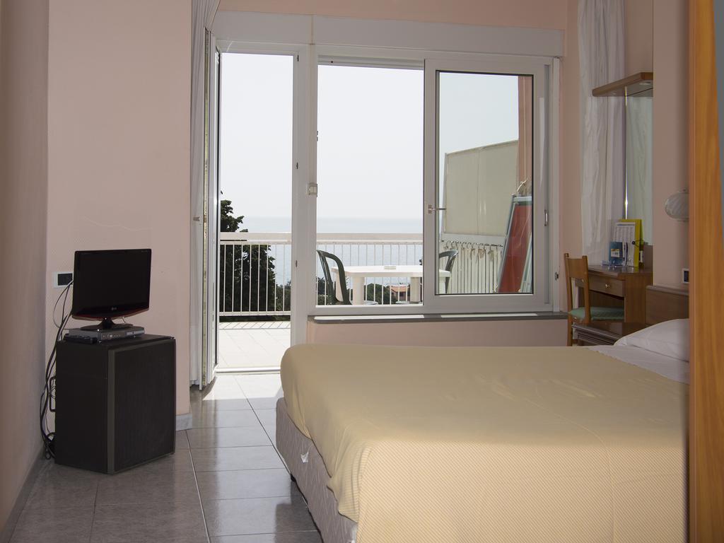 Hotel Cristallo Lerici Luaran gambar