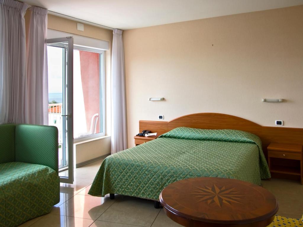 Hotel Cristallo Lerici Bilik gambar