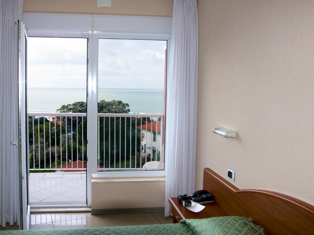Hotel Cristallo Lerici Bilik gambar