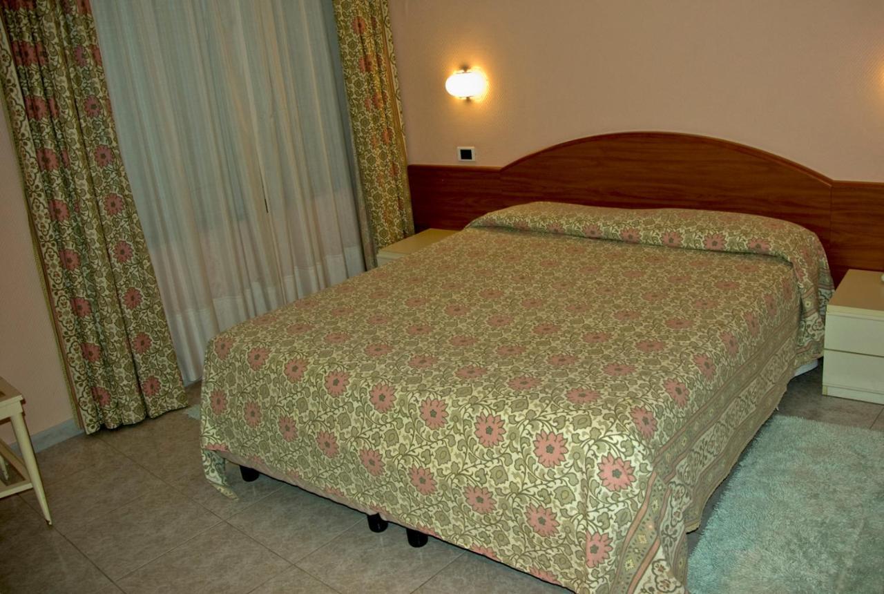 Hotel Cristallo Lerici Bilik gambar